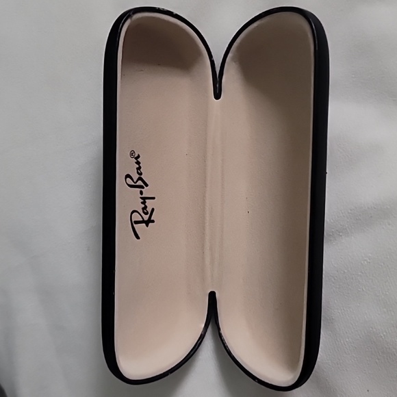 Ray Ban eye glass case - Picture 3 of 8